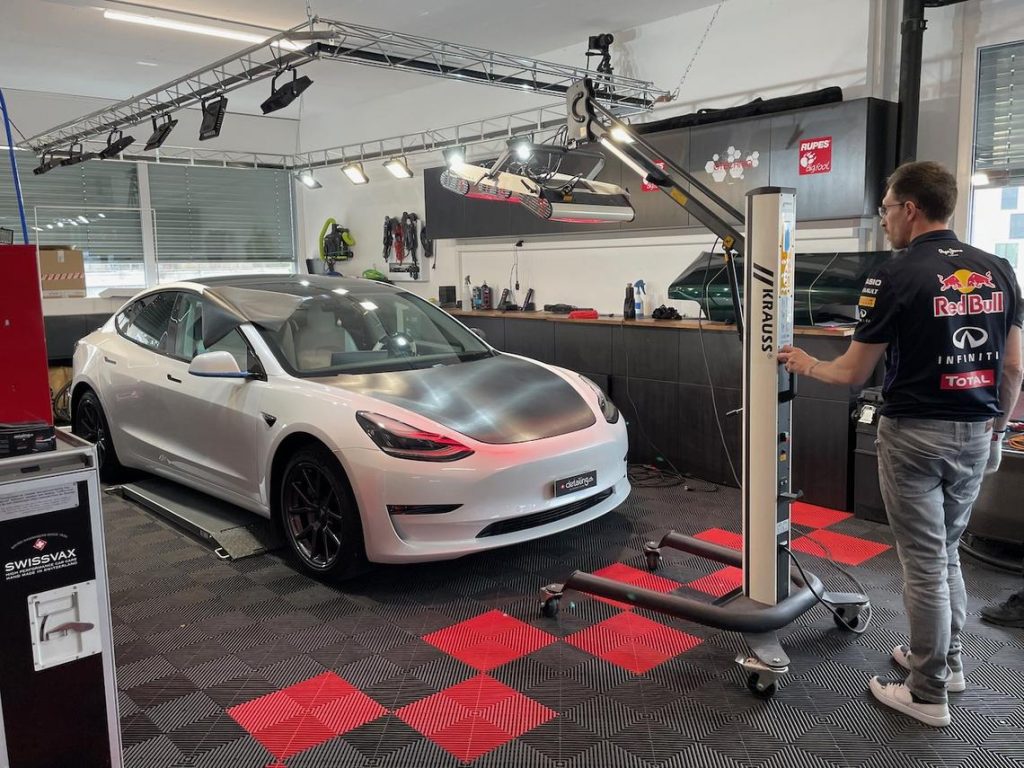 Geschützt: Dein Tesla in schicker und praktischer Folierung