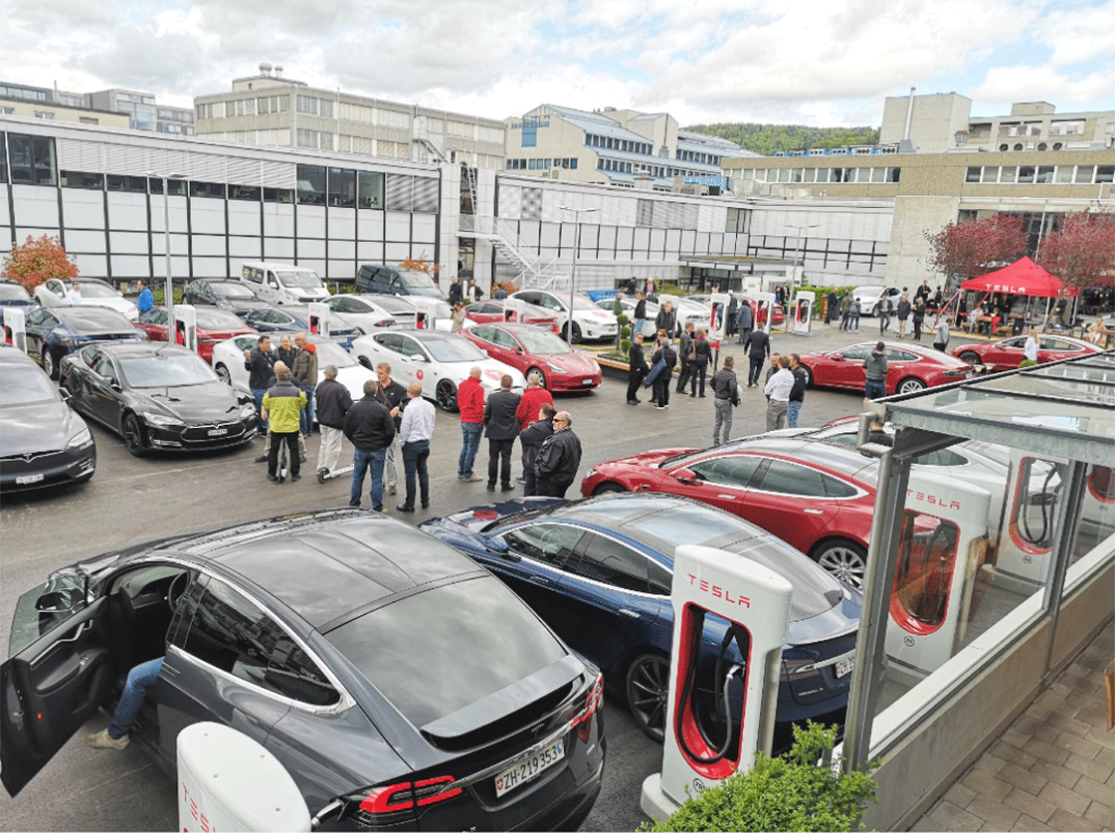 Tesla und Dallmayr eröffnen die grösste Superchargingstation in der Schweiz